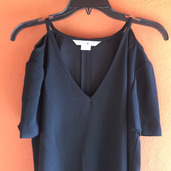 Trina Turk Black Cold Shoulder Tunic Top NWOT🖤 - Picture 2 of 7